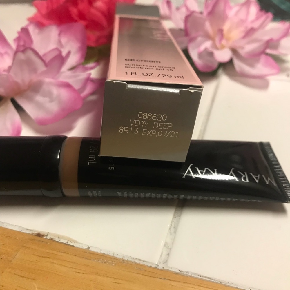 Two Very Deep CC Cream Mary Kay